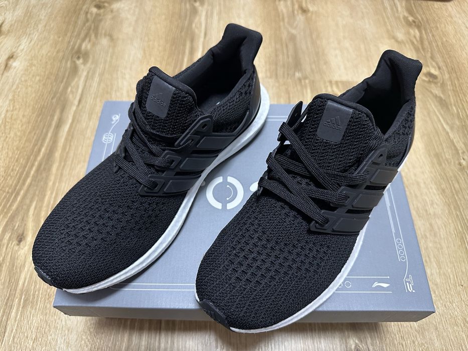 Кроссовки Adidas