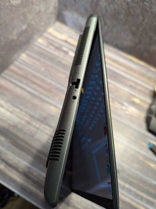 Alienware m16 R2, ultra 9, 4070, 32gb, 1tb