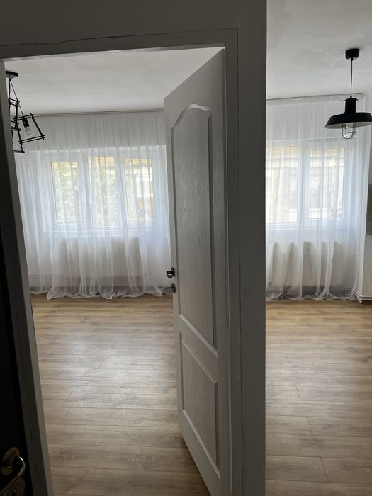 Garsoniera zona Velenta