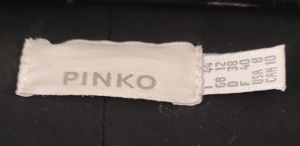 Пиджак черный хлопок 100% PINKO. Воротник и карманы клёпками комбиниро
