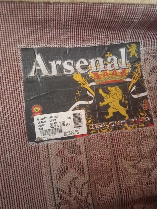 Assalomu alaykum  gilamlar sotiladi 2 ta