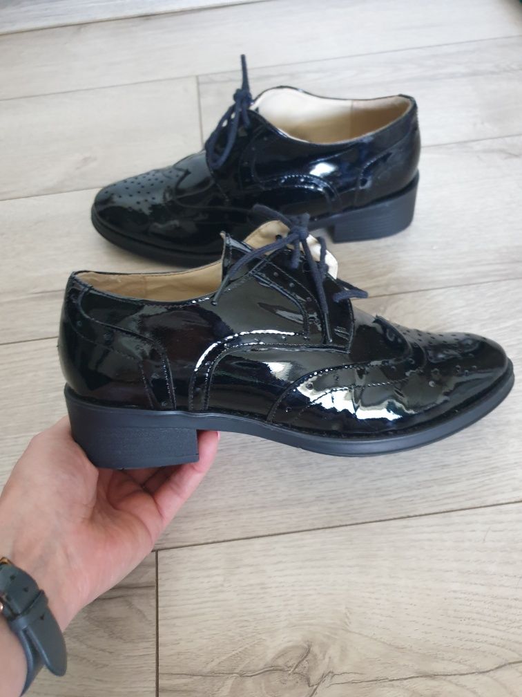 Pantofi Oxford piele lacuita  Made in Romania (noi)   (N