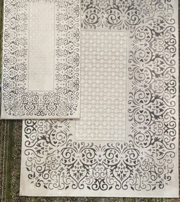 Продам комплект из ковра и коврика