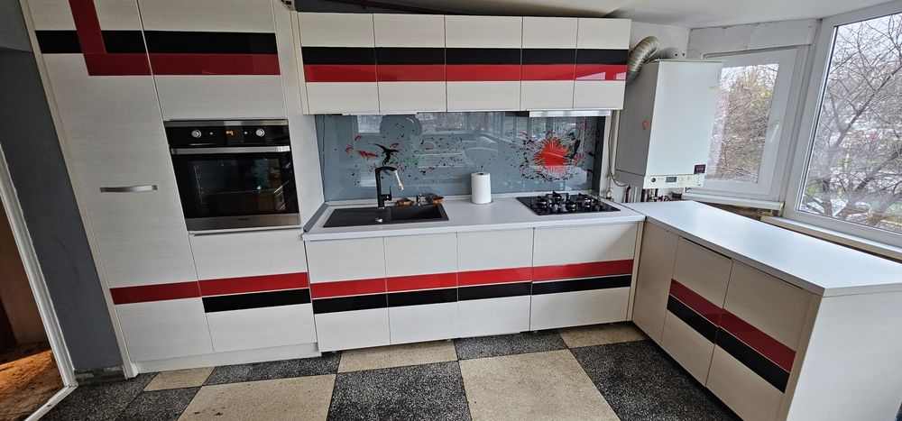 Inchiriez pe termen lung  4 cam, fara intermediar