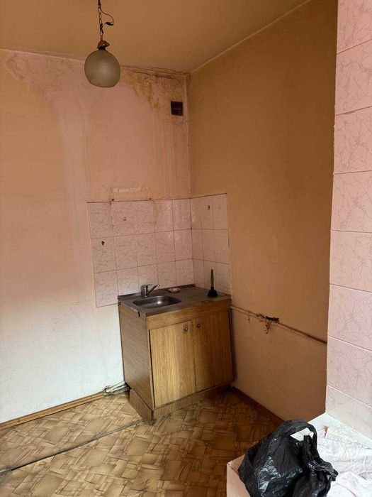 Продаю свою квартиру на Юнусабад-4 (2/2/4), Универсам, Посольство США