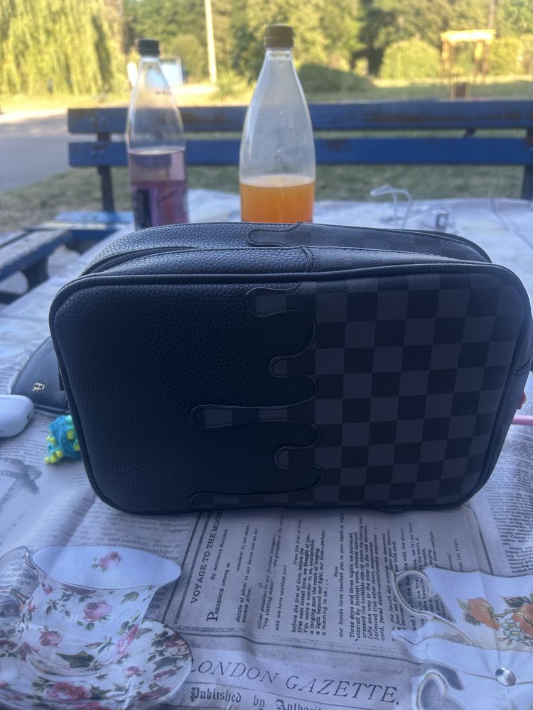 Несесер на sprayground