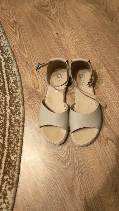 Sandale marimea 40