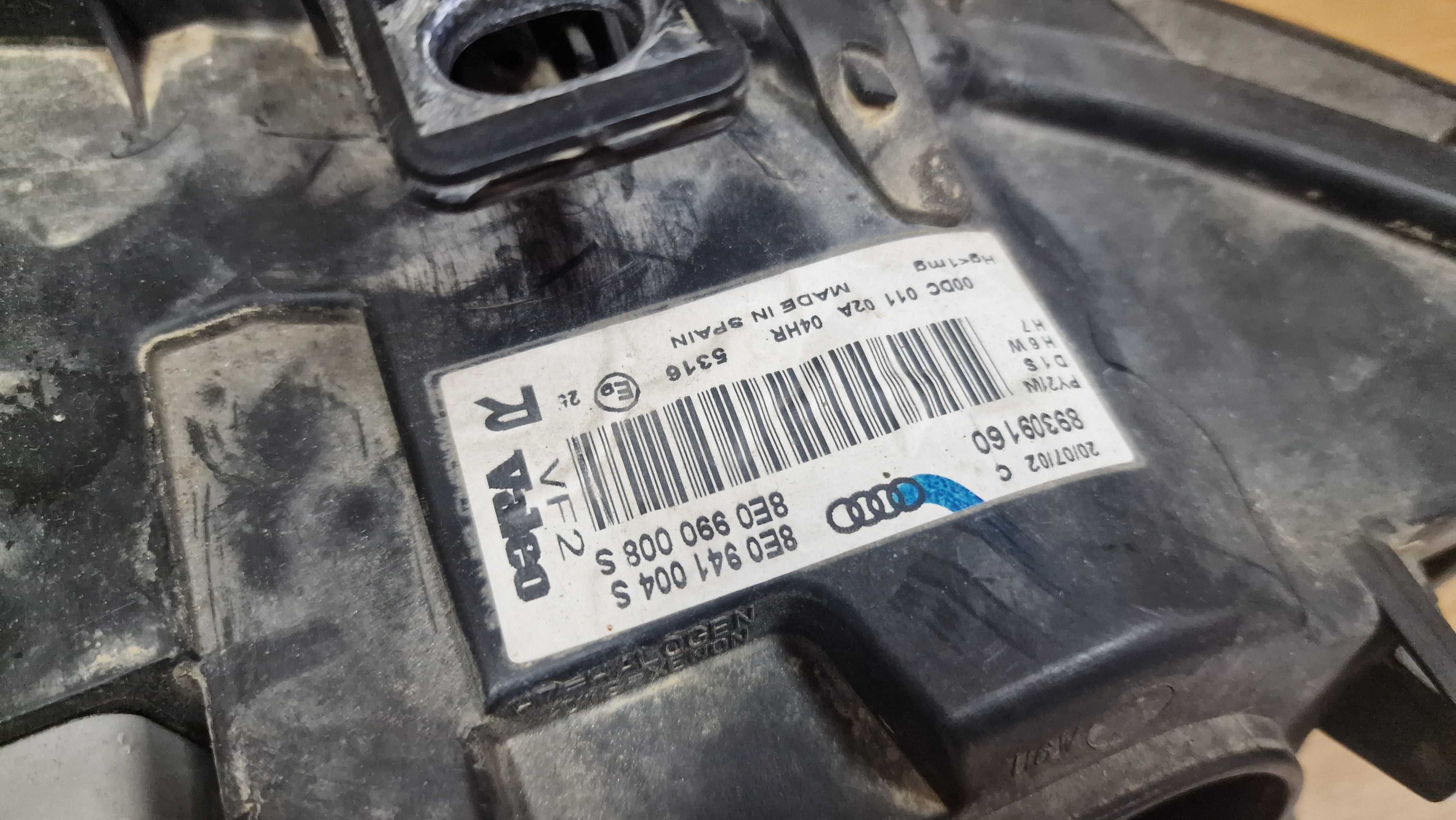 Ауди А4 С4 Б6 ксенон ксенонов десен фар Audi A4 S4 B6 xenon desen far