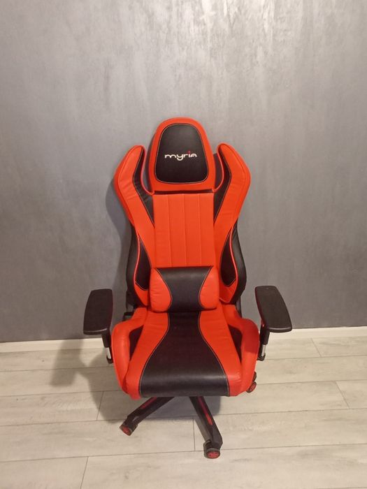 Vând scaune de gaming myria