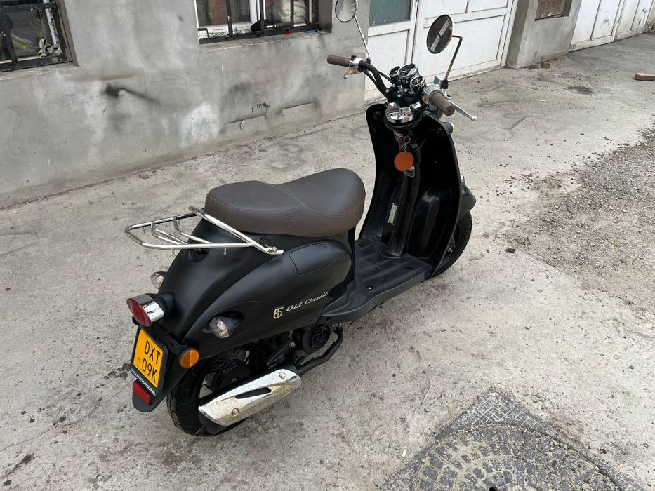 Scuter BTC Old Classic, motor benzina 50 cmc, an 2020