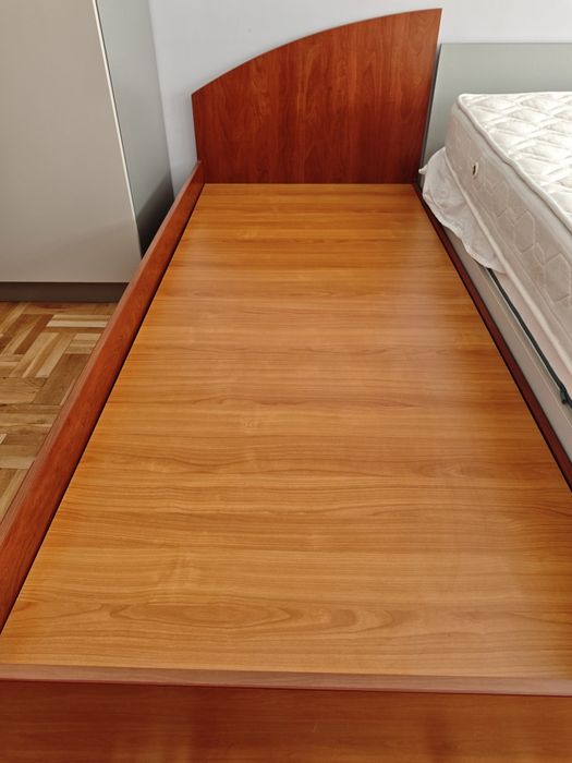 Две единични легла с матраци