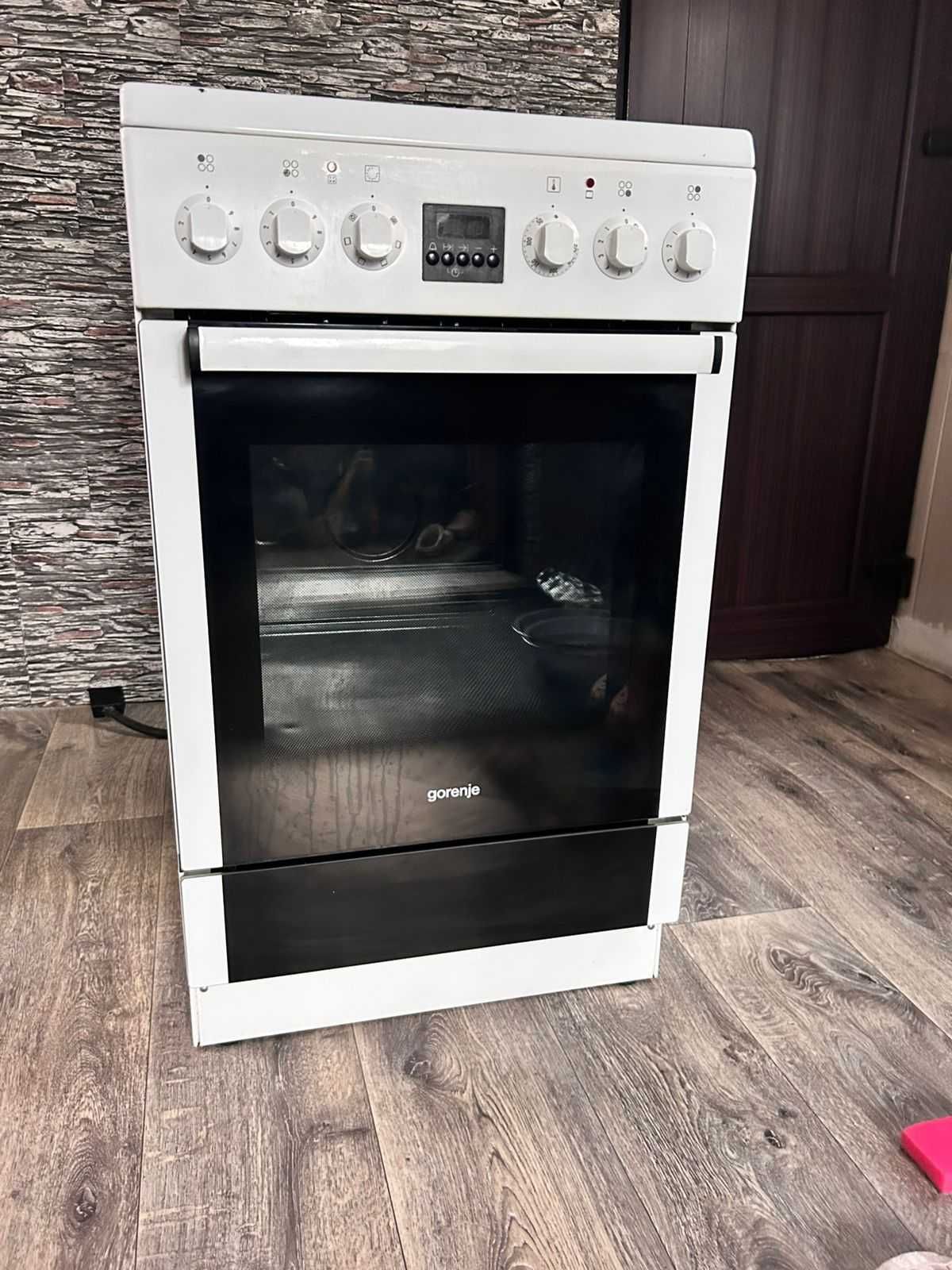 Продам плиту электрическую