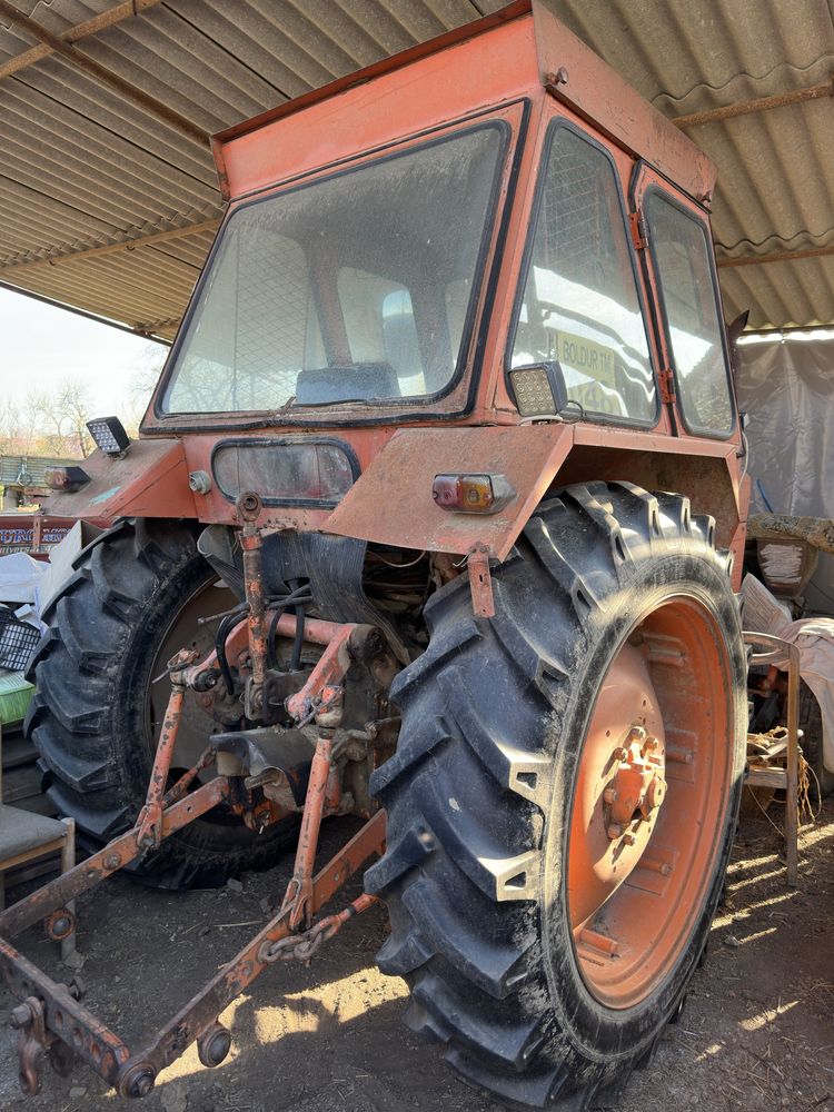 Tractor U 650 si utilaje agricole