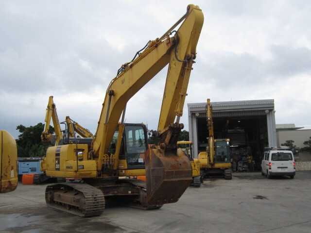 Экскаватор Komatsu PC210