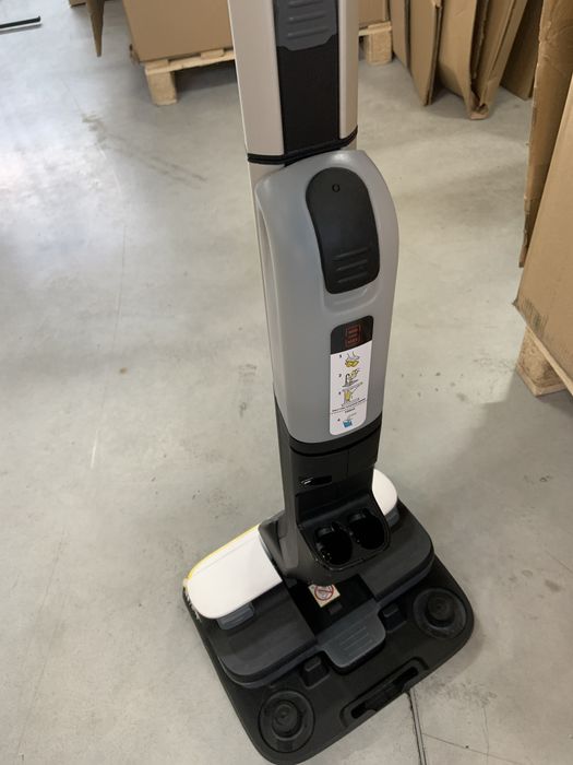 Aspirator Karcher fara baterie si incarcator