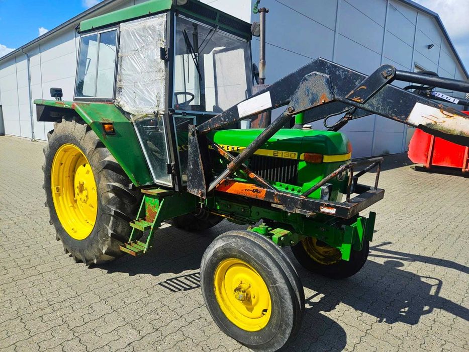 Tractor John Deere 2130 in 4 pistoane de 80 cp Incarcator cupa Fiat 70
