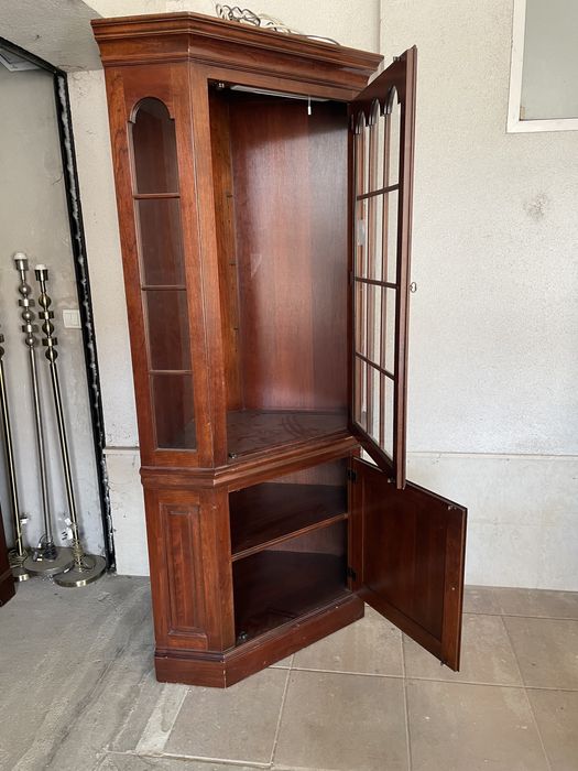 Ъглова витрина , салонен бюфет Pennsylvania House