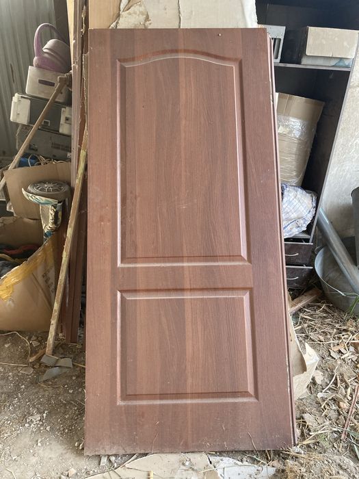 Дверь отличный Б/У без зарапин