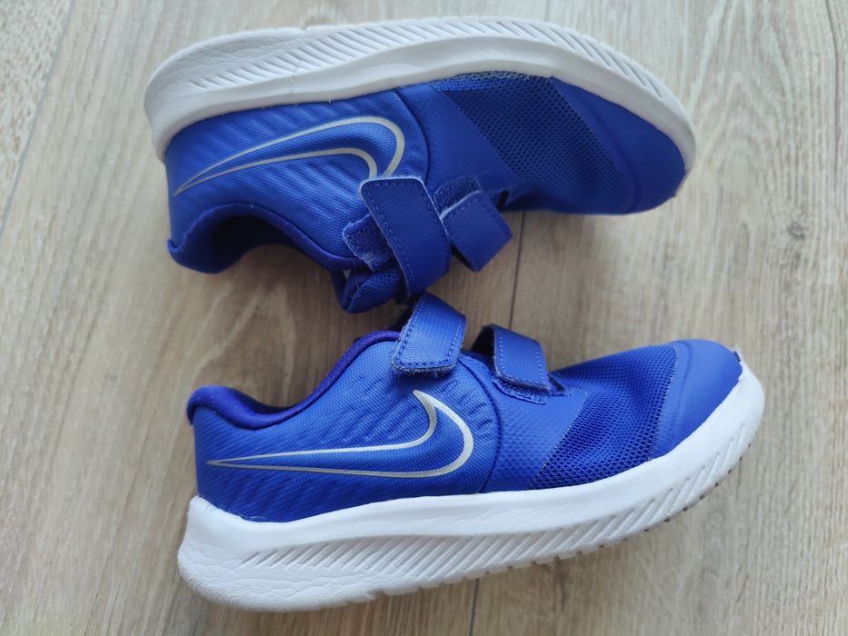 Nike mărimea 27. Defect prezentat în poza