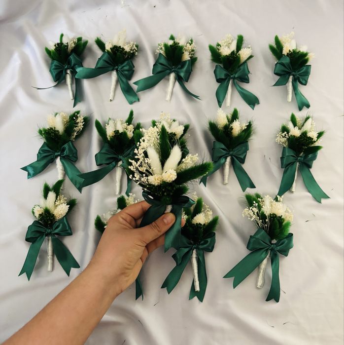 Realizez flori , luammari , buchete mireasa si nasa , aranamere auto