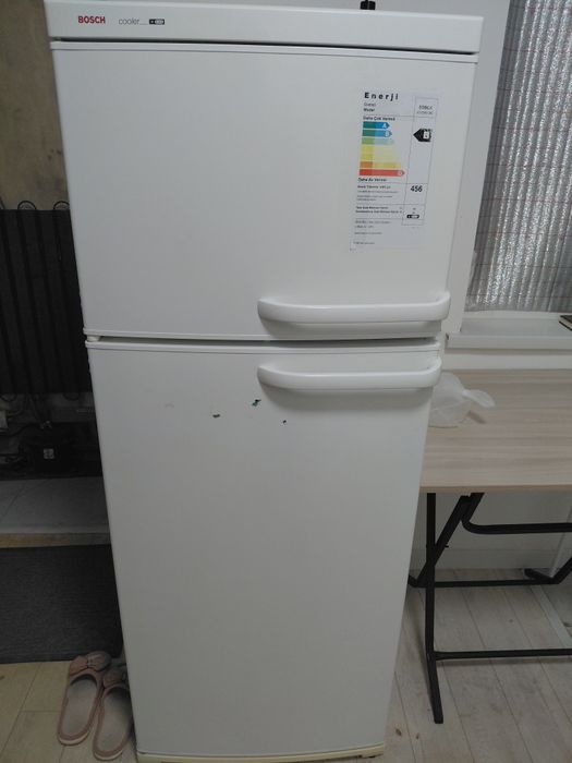 Холодильник Bosch хорошо работает Доставка есть