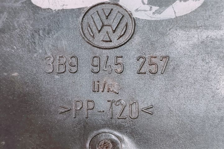 Soclu  Stop Stanga  3B9945257 Volkswagen VW Passat B5