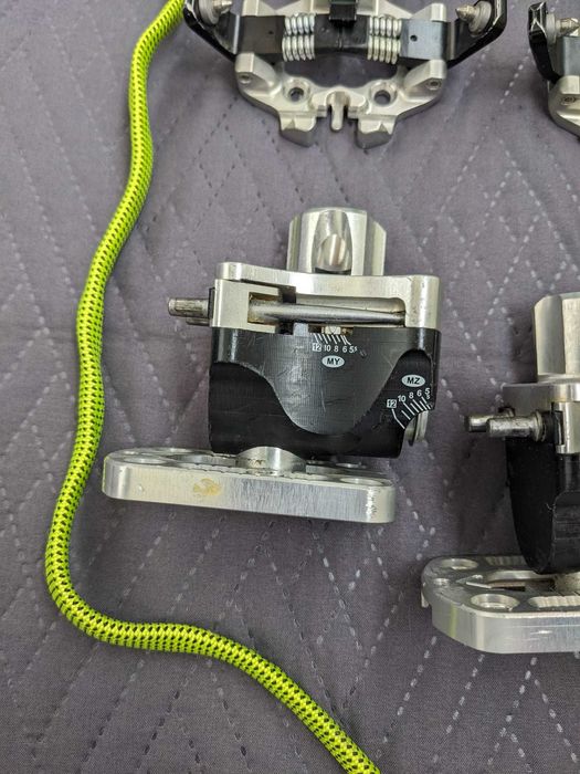 Legaturi in puncte schi tura Look Plum 12