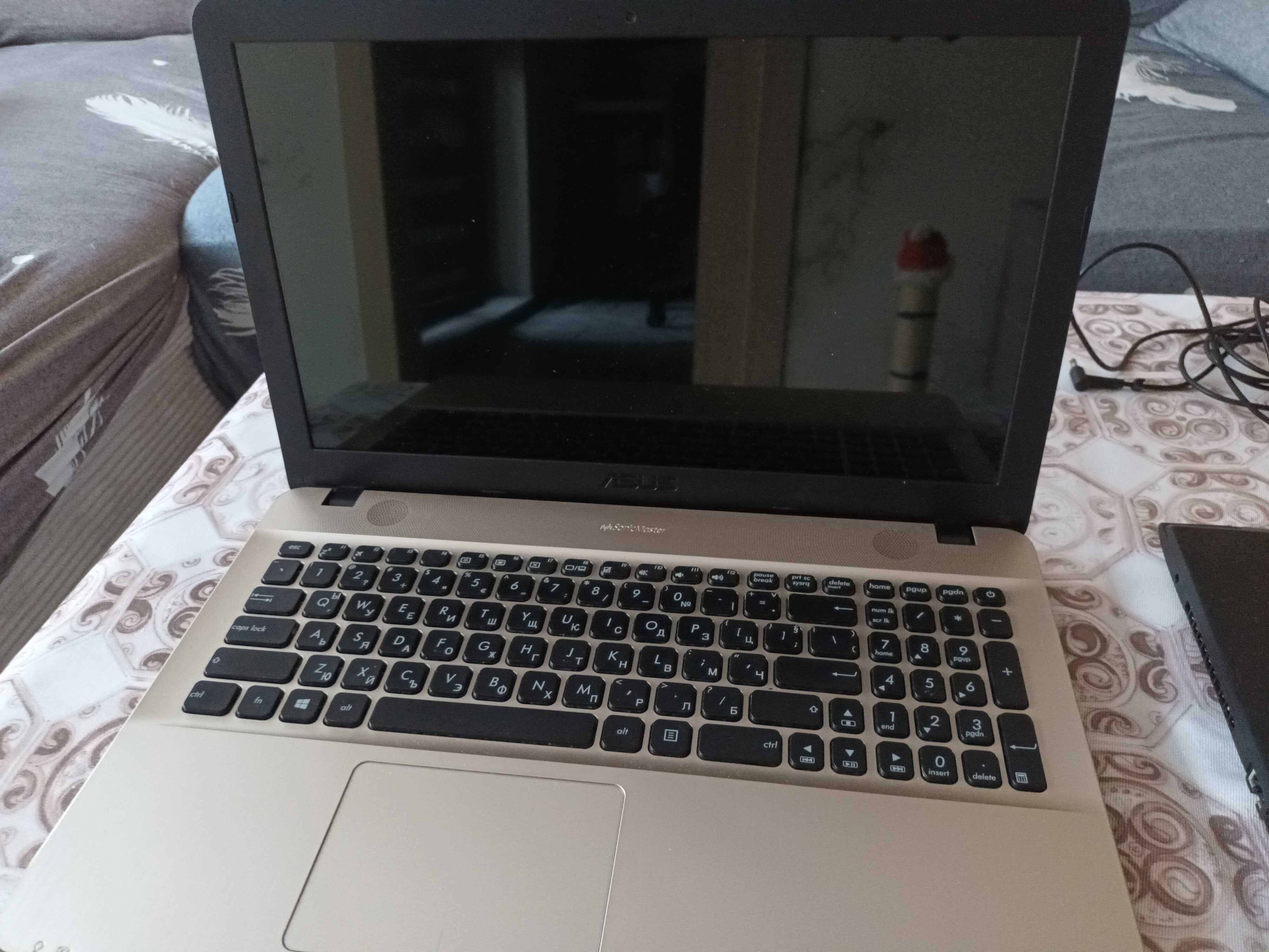 Лаптопи Lenovo и Asus ( със зарядно )