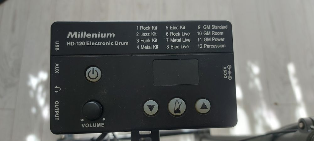 Millenium HD-120 E-Drum Set + bongo cadou