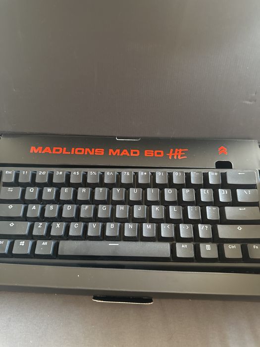 Магнитная клавиатура