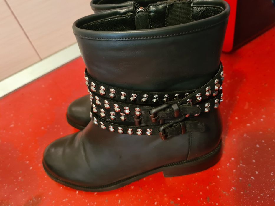 Bocanci dama sau fete mar 36 la 60 lei Timișoara