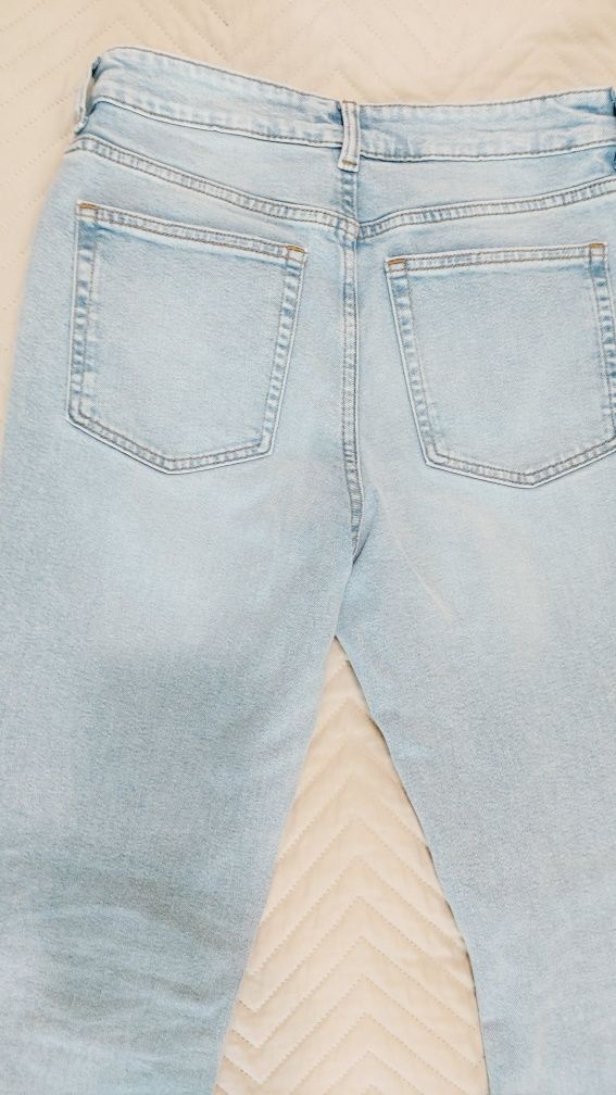 Нови дънки H&M, обувани са за 2 часа