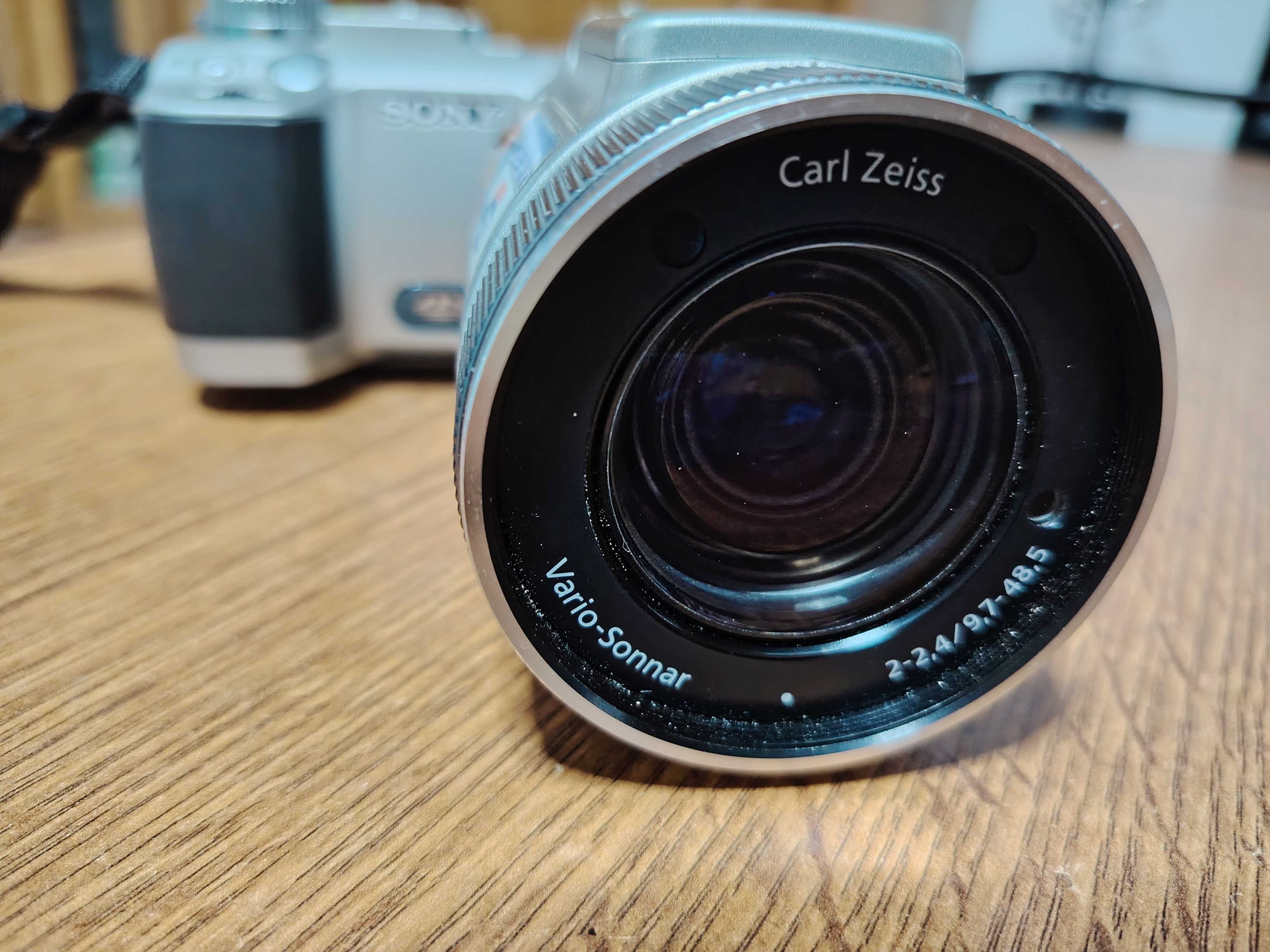Aparat,camera  foto_video Sony DSC-F717,cu accesorii, functional
