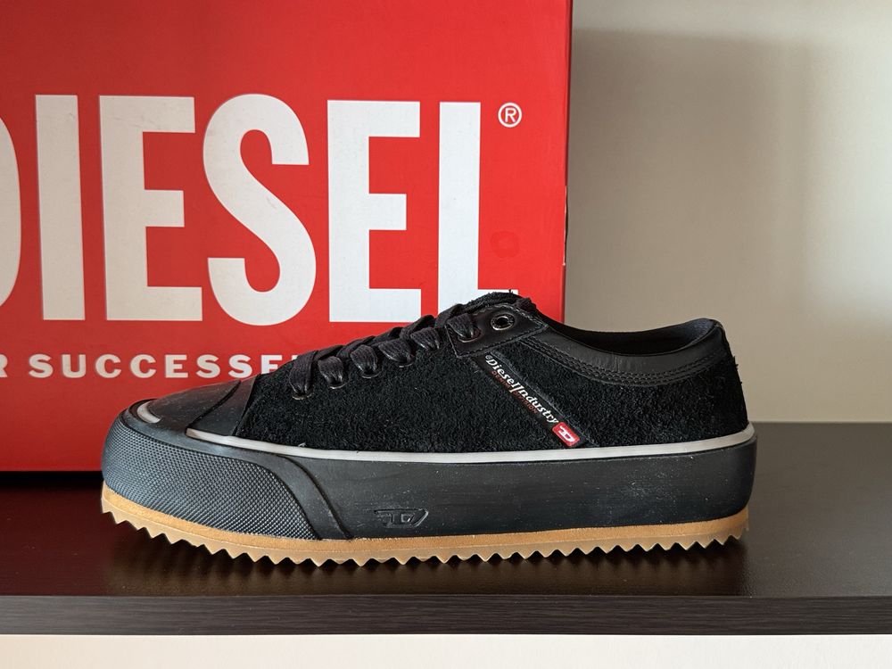 DIESEL S PRINCIPIA LOW Налични Номера 40н 25.5см/44.5н 28.5см Стелка