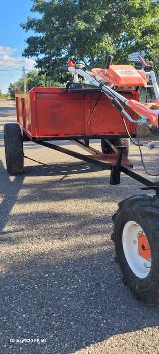 De vînzare,remorcuta