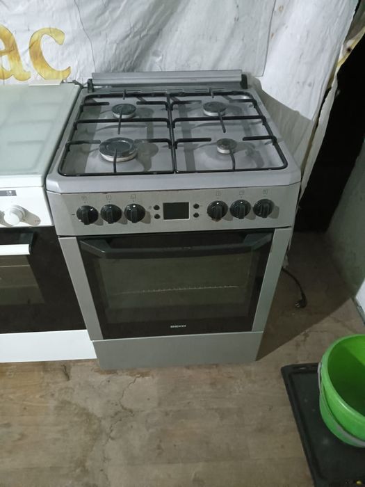 Продам газ плиту