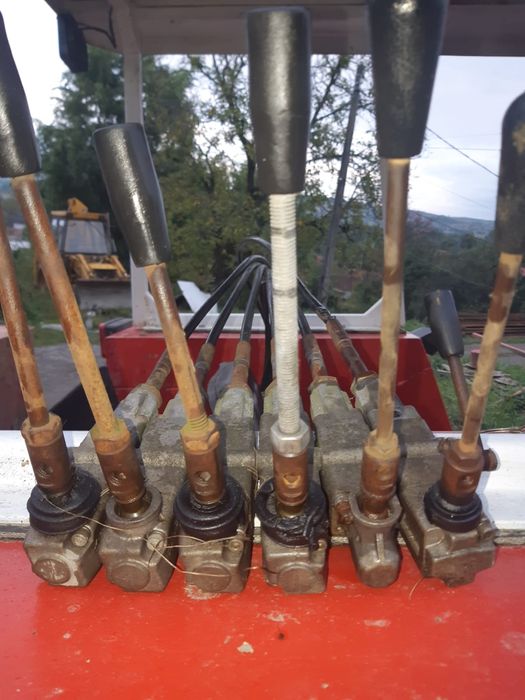 Vând, schimb tocător de resturi vegetale braț de 8m