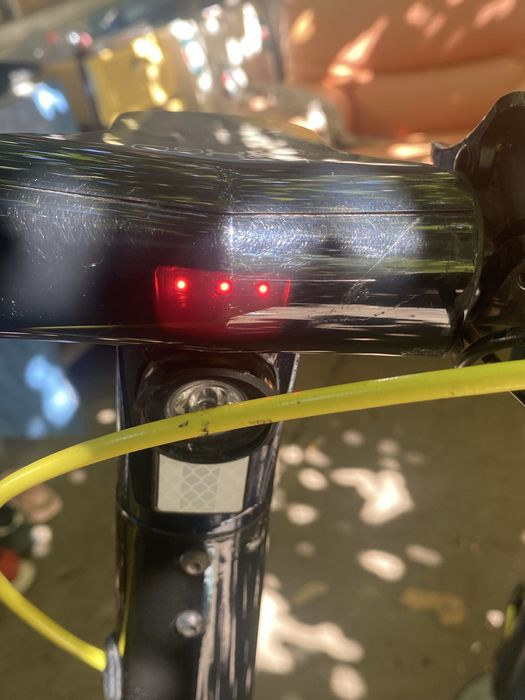 Trotinetă electrică Lexgo – 693 km, roți pline, foarte puțin folosită
