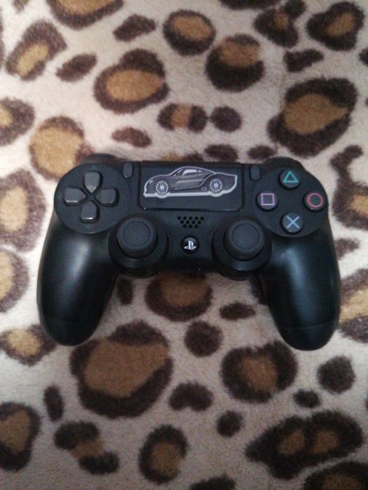 Playstation 4 slim de vânzare 3 console stare bună de funcționare