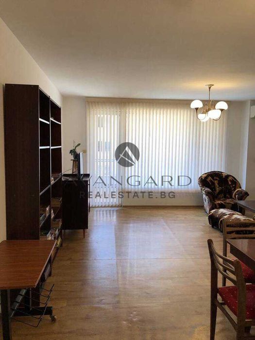 Продава се Тристаен апартамент в Пловдив, Кючук Париж - 110 кв.м за 2087 €/кв.м - Снимка #2