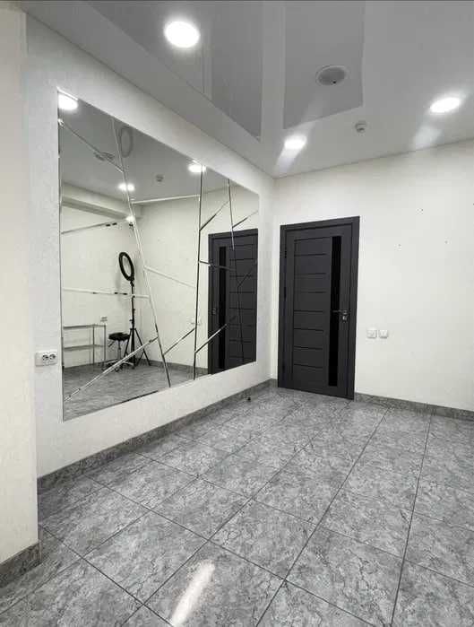 Салон красоты офис ул.Бабура Якк.РОВД 1-этаж 113 м² евроремонт 2-линия