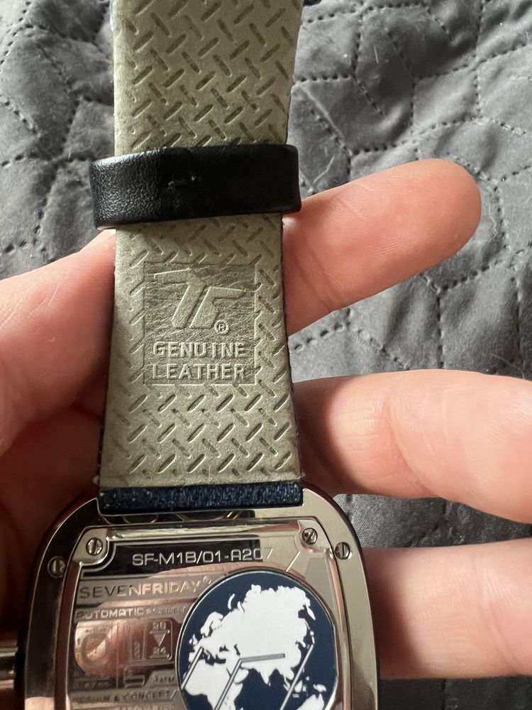Sevenfriday часовник