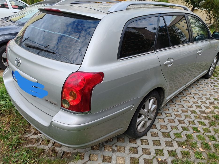 Toyota avensis 2003 -1,8 Benzina