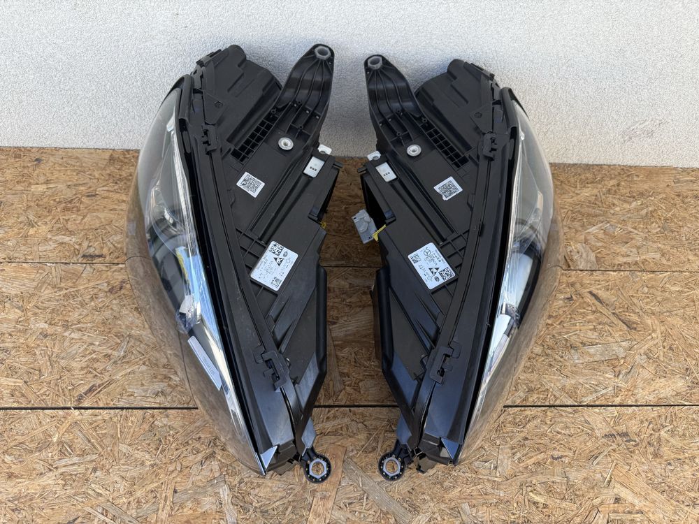 SET far stanga dreapta Mercedes GLE W167 Full LED Multibeam Originale