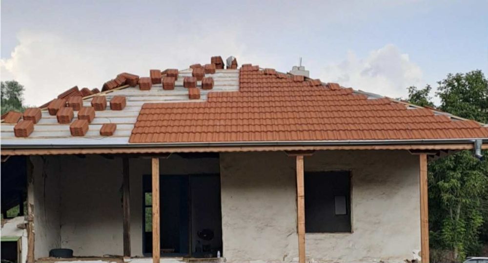 Извършва строителни деиности на територията на цялата страна