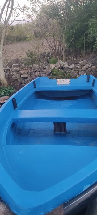 Продавам лодка 3.95 с двигател MARINER  10 КС.
