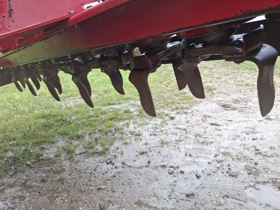 Vând grapă,freză rotativă MORENI de 3 metri