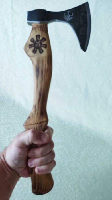 Брадва в прабългарски стил със стойка - ръчна изработка