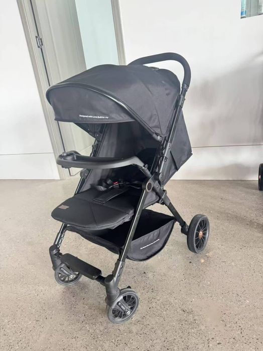 Прогулочная коляска, новый