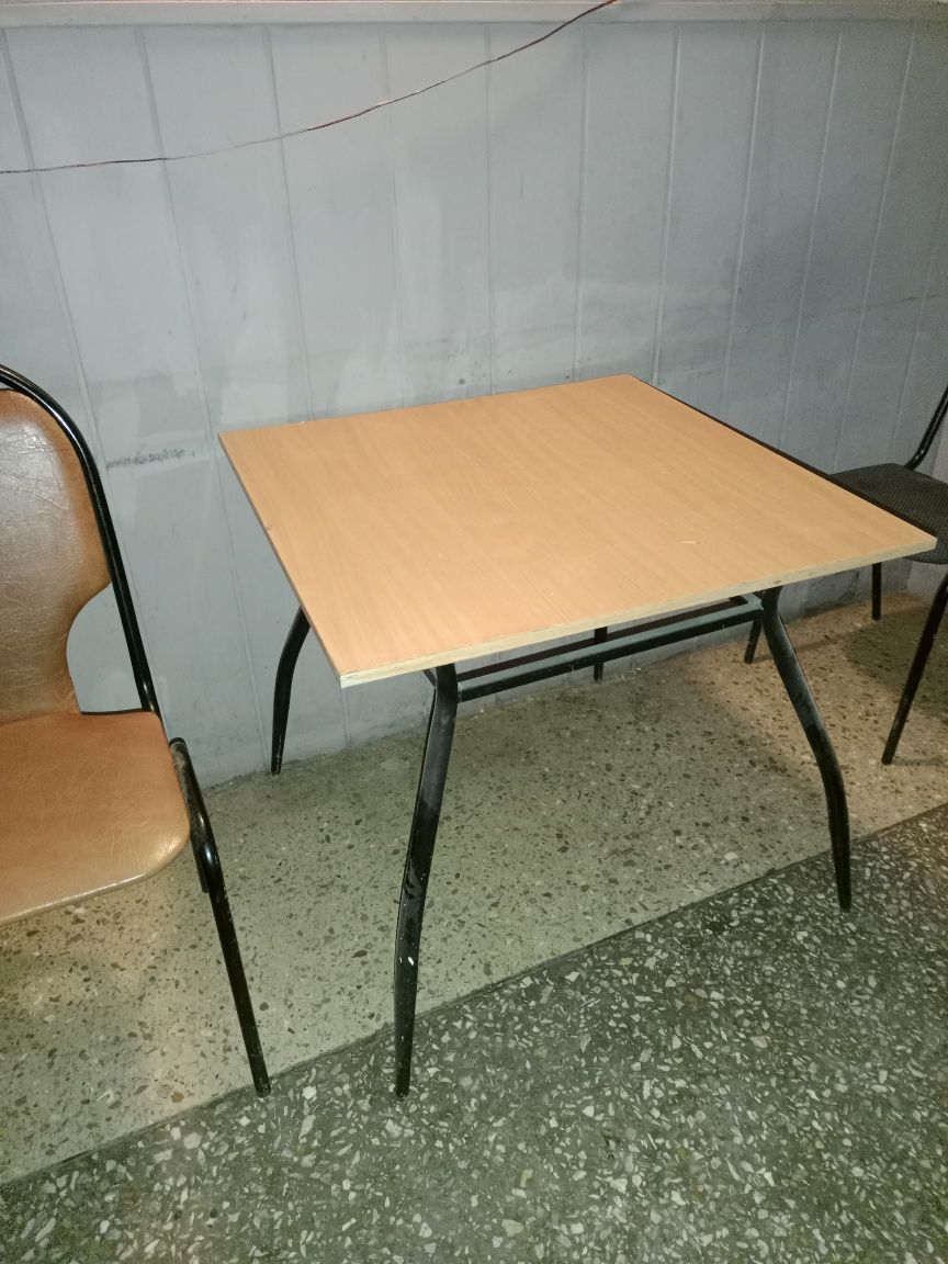 Продаю столы ЛДСП